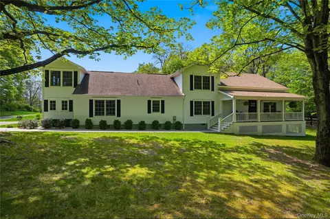 11 Haggerty Hill Rd, Rhinebeck, NY 12572