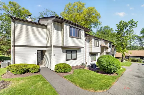 80 C Independence Ct, Yorktown, NY 10598