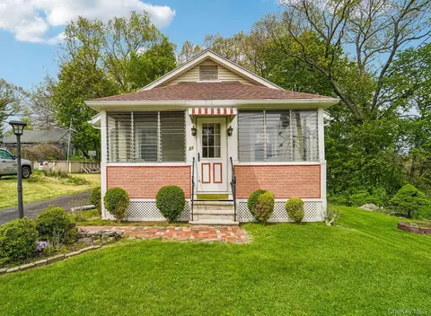23 Ardmore St, New Windsor, NY 12553