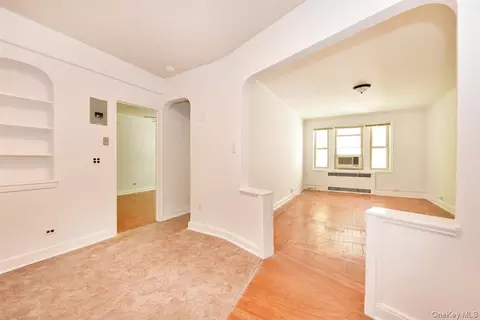 84-49 168th St #1F, New York, NY 11432