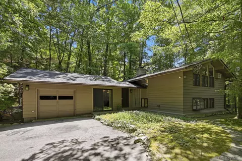80 Clinton Rd, Tuxedo, NY 10987
