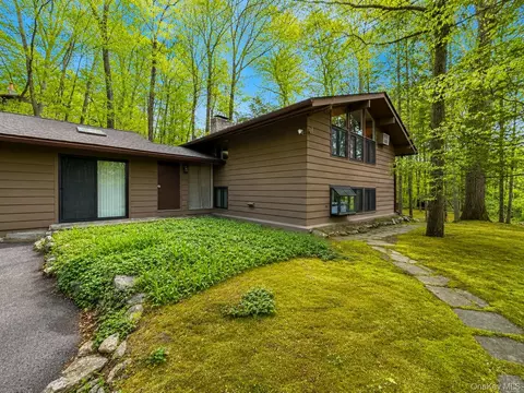 80 Clinton Rd, Tuxedo, NY 10987