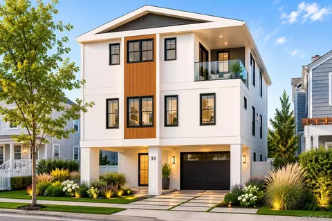 33 Farrell St, Long Beach, NY 11561