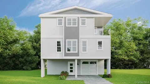 33 Farrell St, Long Beach, NY 11561