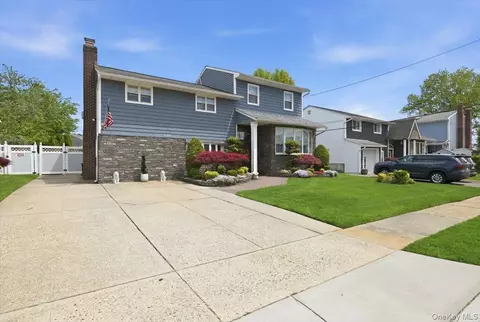 244 Mercury St, East Meadow, NY 11554