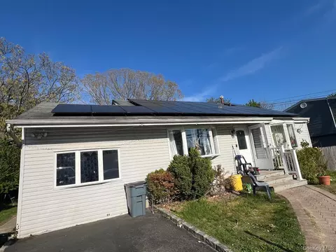 635 Jayne Blvd, Port Jefferson Station, NY 11776
