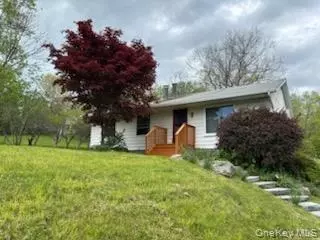 100 Crans Rd, Middletown, NY 10941