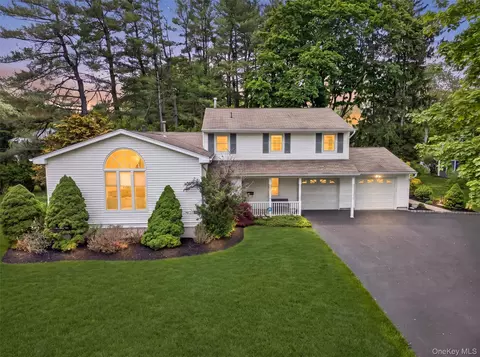 1 Wilton Cir, Clarkstown, NY 10956