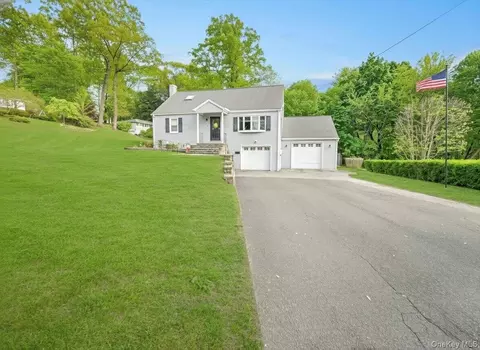 16 Will Rogers Ln, Clarkstown, NY 10954