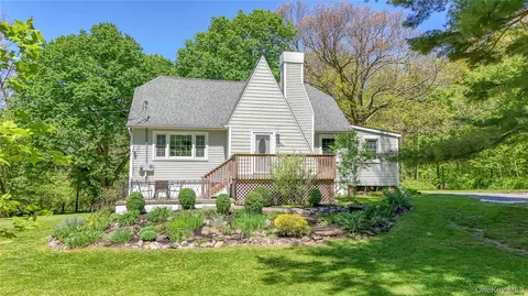 94 Smithtown Rd, Wappinger, NY 12524