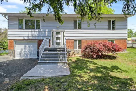 330 Convent Rd, Orangetown, NY 10913