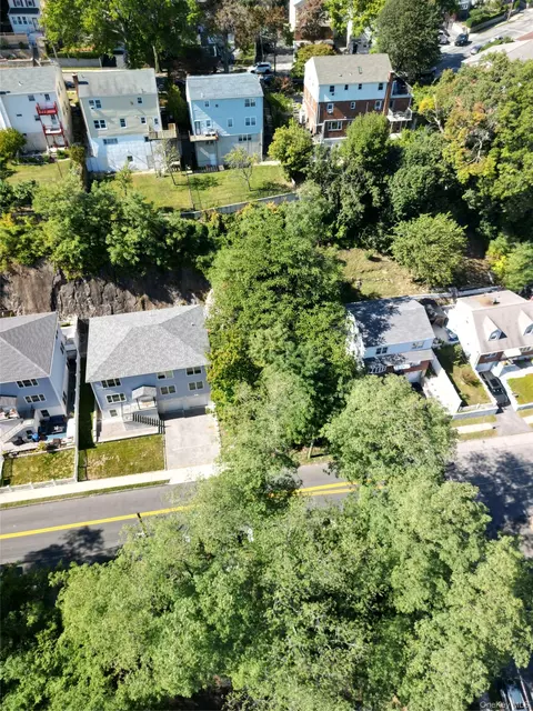 175 Frederic St, Yonkers, NY 10703 photo 11