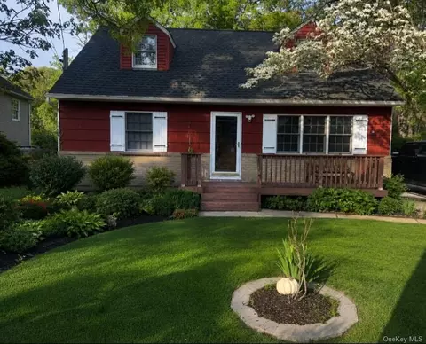 62 Circle Dr, East Northport, NY 11731