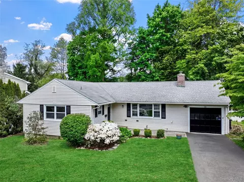 88 Heatherdell Rd, Greenburgh, NY 10502