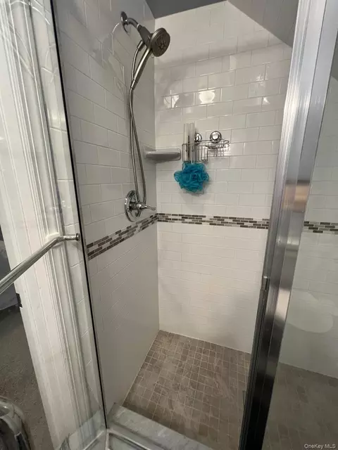 Bath - 315 Grant Ave, Islip, NY 11751 photo 5 of 5