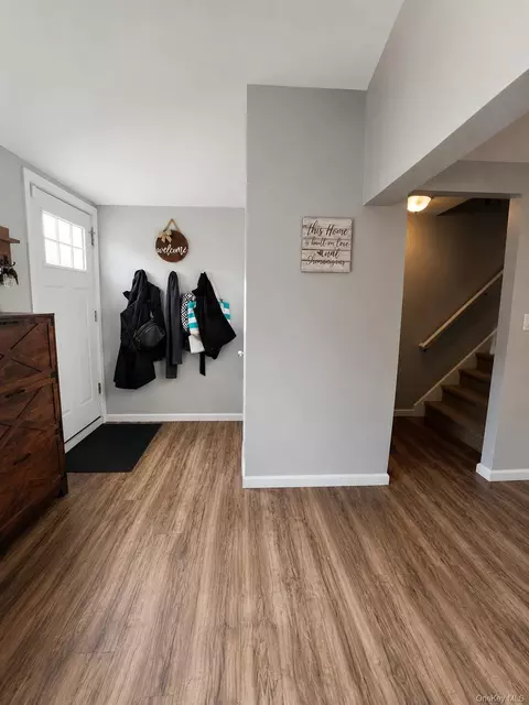 Entry Way - 315 Grant Ave, Islip, NY 11751 photo 1 of 2