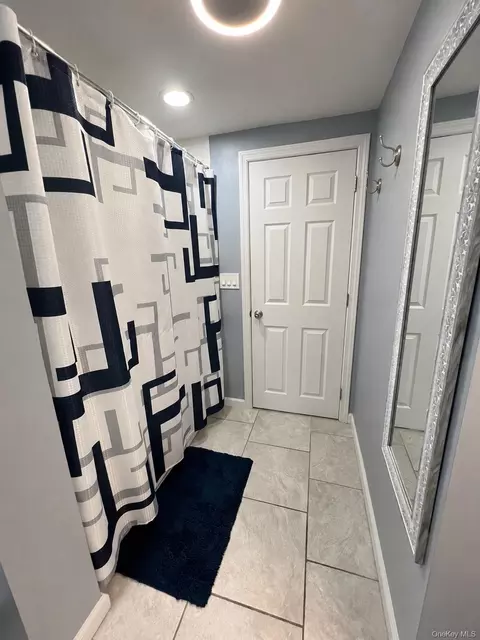 Bath - 315 Grant Ave, Islip, NY 11751 photo 3 of 5