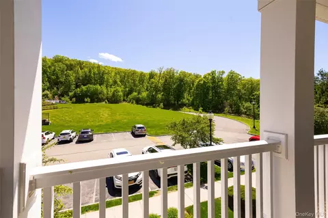 Exterior - 3418 Bennington Dr, Fishkill, NY 12524 photo 2 of 8