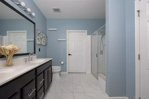 Bath - 3418 Bennington Dr, Fishkill, NY 12524 photo 1 of 2