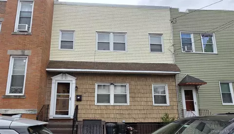6074 54th Pl, New York, NY 11378