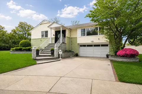 916 Lawrence Ct, Valley Stream, NY 11581
