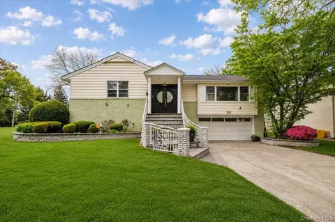 916 Lawrence Ct, Valley Stream, NY 11581