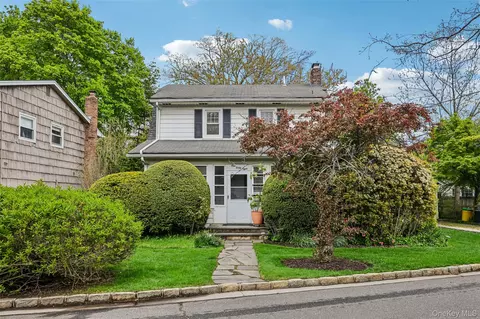 148 Willis Ct, Woodmere, NY 11598