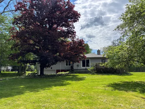 5319 Searsville Rd, Crawford, NY 12566
