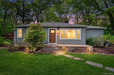 20 Cricket Ln, Mahopac, NY 10541
