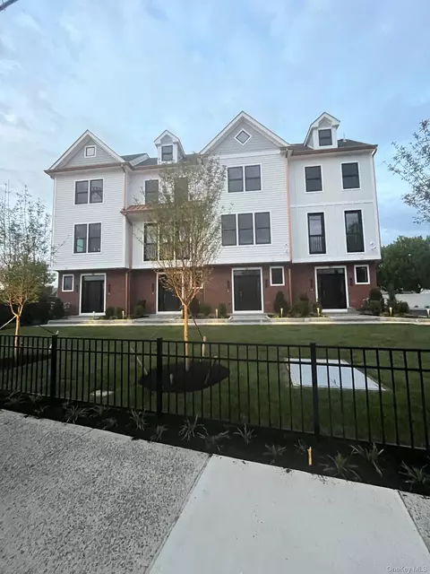 36 Andrews Ln, Mount Pleasant, NY 10591