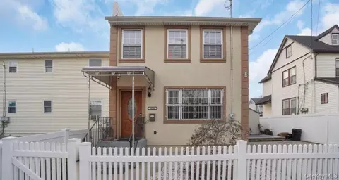 102-64 188th St, Hollis, NY 11423
