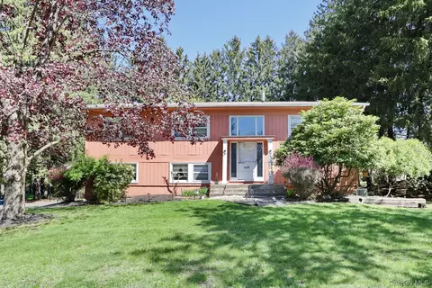 4 Crabapple Ct, Ramapo, NY 10952