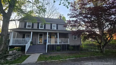 2821 State Route 207, Hamptonburgh, NY 10916