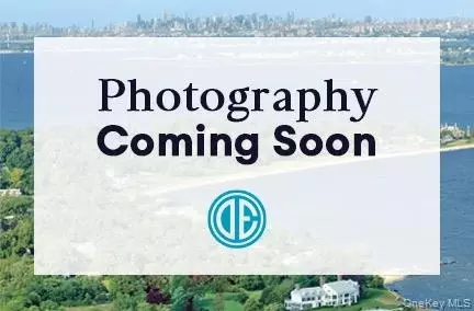 11 Koch Pl, North Hempstead, NY 11514