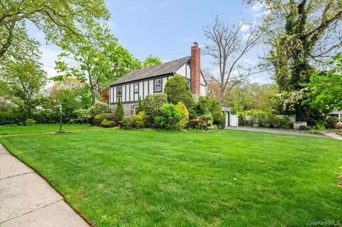 Exterior - 2069 Windsor Rd, Baldwin, NY 11510 photo 2 of 7