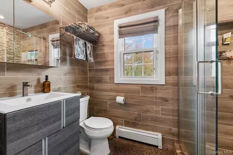 Bath - 2069 Windsor Rd, Baldwin, NY 11510 photo 2 of 3