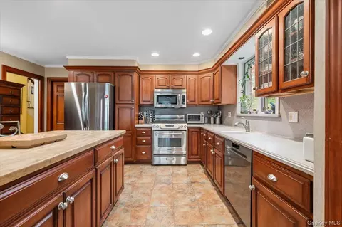 Kitchen - 2069 Windsor Rd, Baldwin, NY 11510 photo 2 of 3