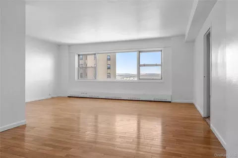 5 Fordham Hill Oval #9A, New York, NY 10468