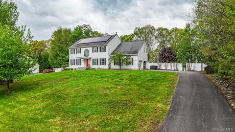 Exterior - 10 Marino Dr, Wallkill, NY 12589 photo 2 of 5