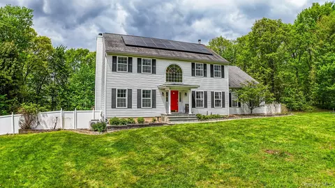 Exterior - 10 Marino Dr, Wallkill, NY 12589 photo 5 of 5