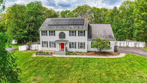 Exterior - 10 Marino Dr, Wallkill, NY 12589 photo 4 of 5