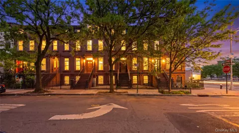 4 Hart St, Brooklyn, NY 11206