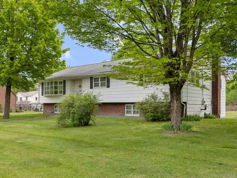 104 New Paltz Rd, Lloyd, NY 12528
