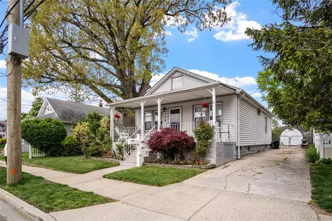 150 Shaw Ave, Valley Stream, NY 11580