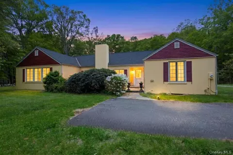 5 Primrose St, Katonah, NY 10536