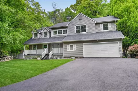 2 Scandell Ct, Tomkins Cove, NY 10986