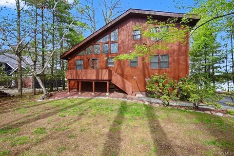116 Lake Shore Dr W, Thompson, NY 12775