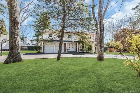 132 Washington Ave, Plainview, NY 11803