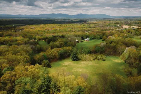 000 Stone Church, Rhinebeck, NY 12572