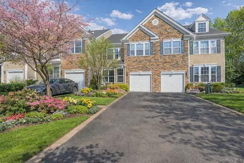 24 Barr Ln #24, Monroe, NY 10950